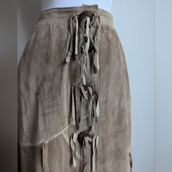 70s Vintage American Indian Inspired Suede Concho Fringed Midi Skirt Size M - Picture 3 of 9